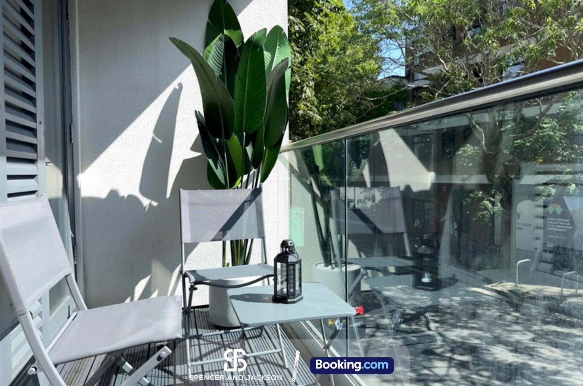 1 Bedroom City Centre Apartment Near The University And Bodleian Library By Spencer And Jackson Short Lets & Serviced Accommodation オックスフォード エクステリア 写真