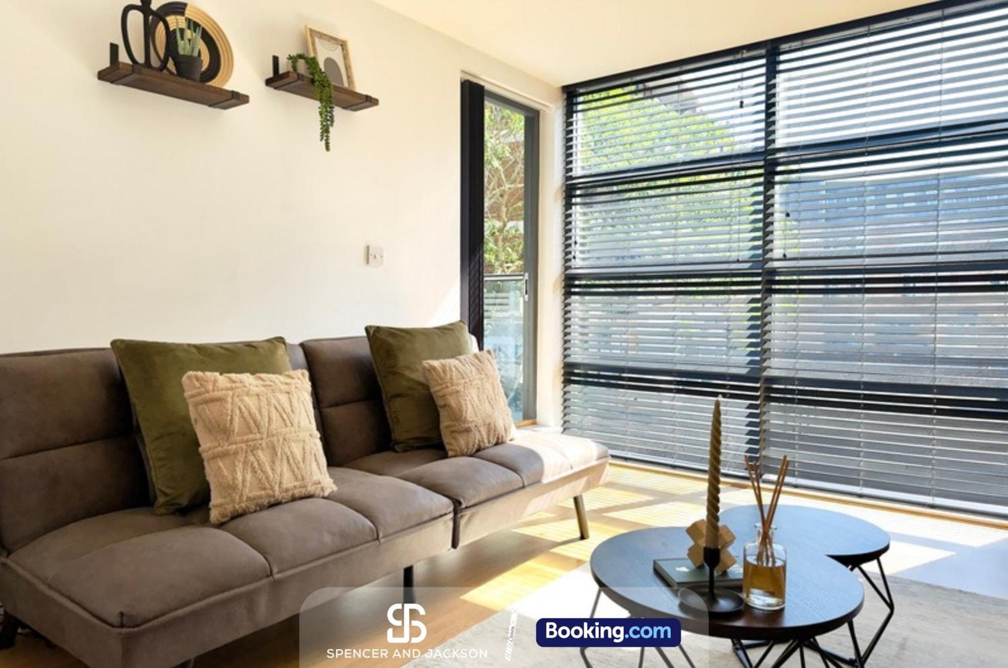 1 Bedroom City Centre Apartment Near The University And Bodleian Library By Spencer And Jackson Short Lets & Serviced Accommodation オックスフォード エクステリア 写真