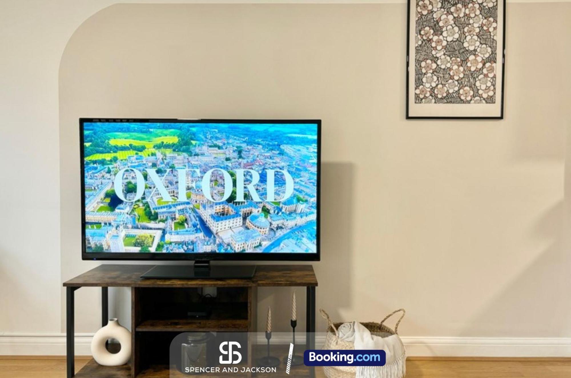 1 Bedroom City Centre Apartment Near The University And Bodleian Library By Spencer And Jackson Short Lets & Serviced Accommodation オックスフォード エクステリア 写真