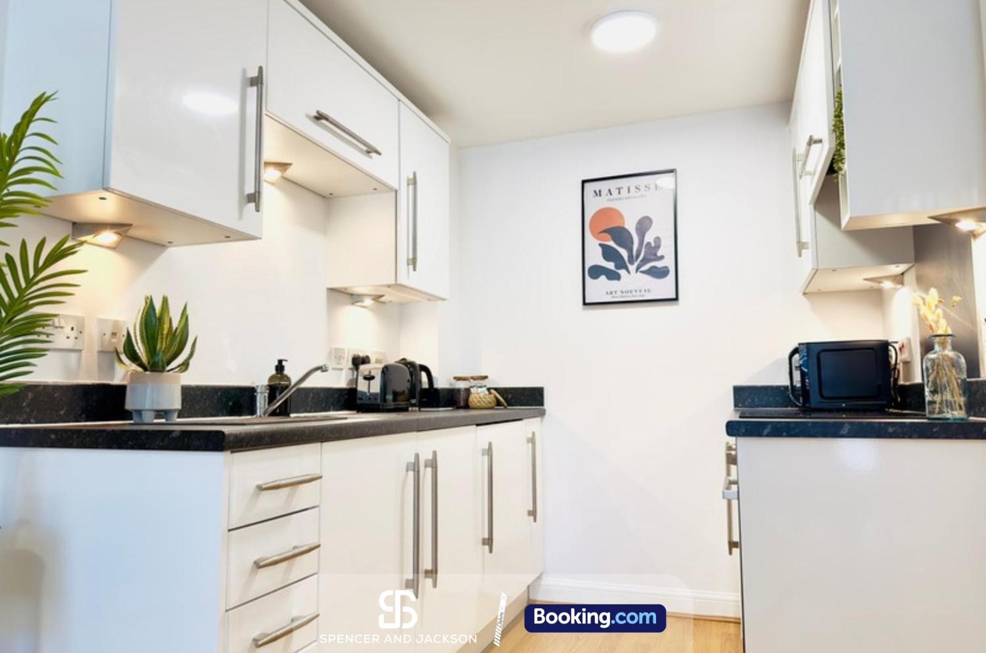 1 Bedroom City Centre Apartment Near The University And Bodleian Library By Spencer And Jackson Short Lets & Serviced Accommodation オックスフォード エクステリア 写真